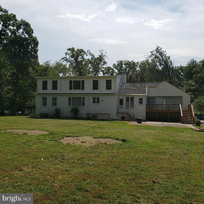 Building Photo - 718 Midland Rd