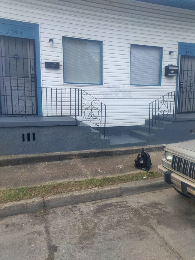 Street view - 1504 Louisa St