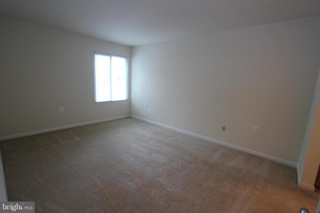 Foto del edificio - 10350 Luria Commons Ct