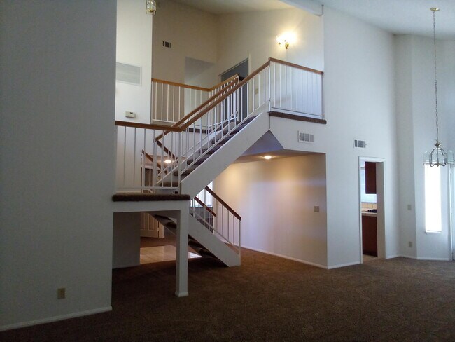 Building Photo - 43458 Buena Vista Way