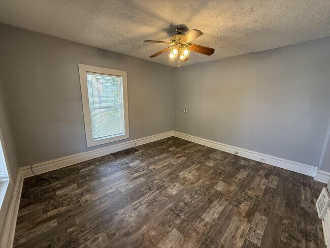 Foto del edificio - Spacious 1-Bedroom SE Grand Rapids