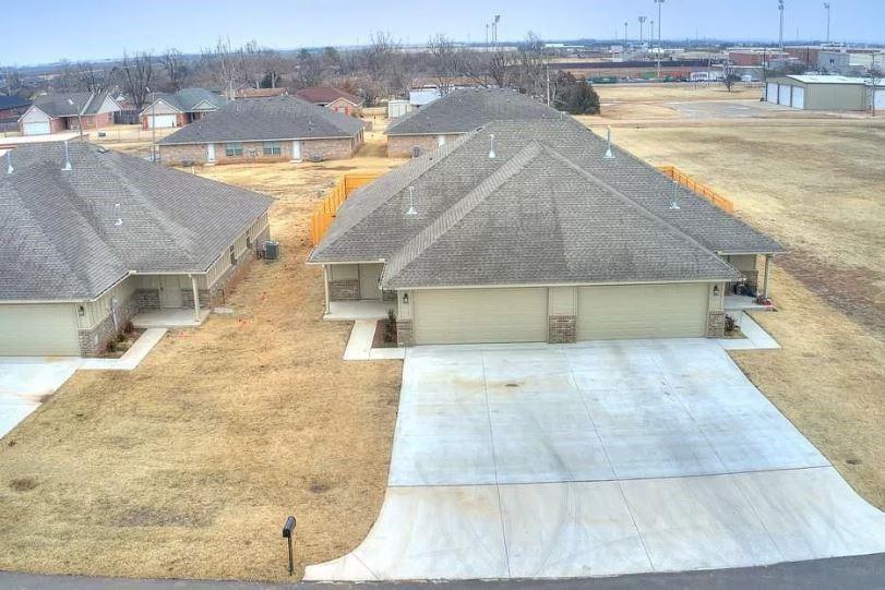 Primary Photo - 607 N 1st St