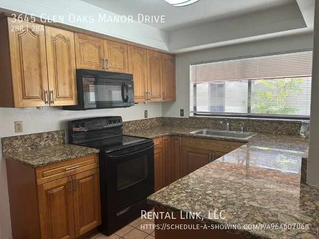 Building Photo - 3645 Glen Oaks Manor Dr