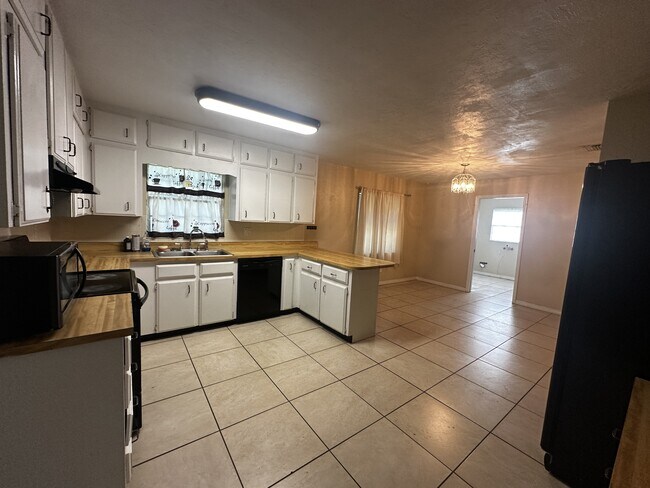 Foto del edificio - 3963 SE 17th Pl