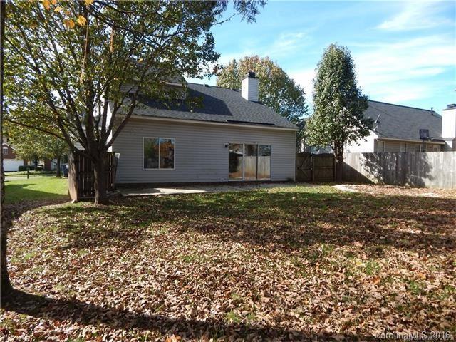 Building Photo - 4010 Brookforest Ln