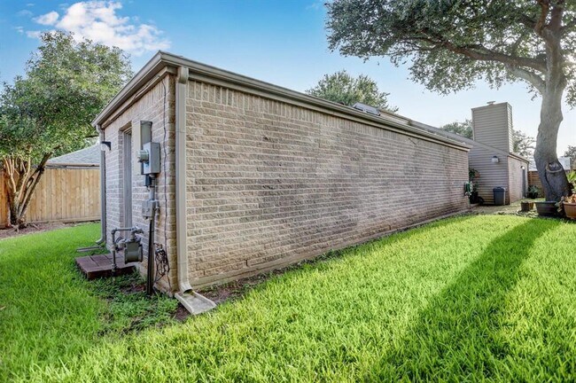 Building Photo - 11123 Kitty Brook Dr