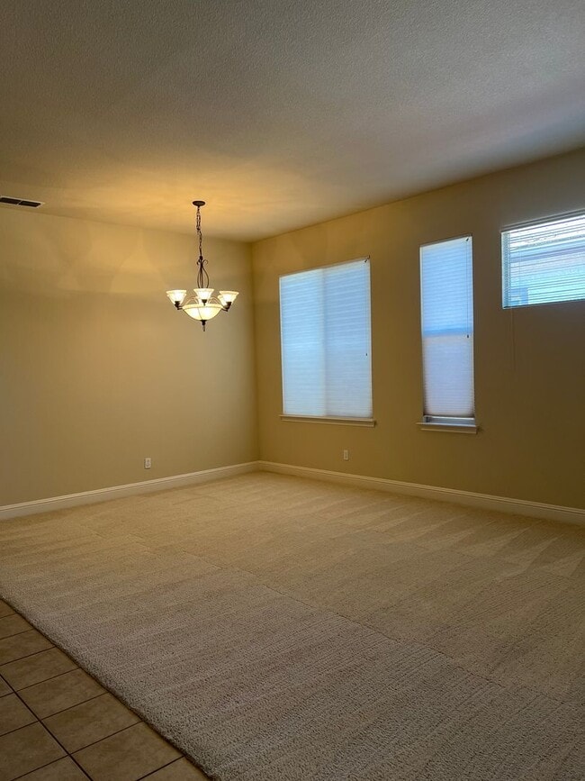 Building Photo - BEAUTIFUL 4 BEDROOM, ONE STORY HOUSE IN LINCOLN!
