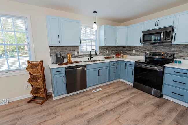 Photo - 7 Sulphur Springs Rd House