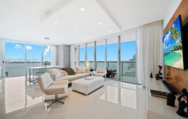 Building Photo - 495 Brickell Ave