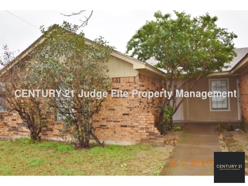 Primary Photo - 1446 Brook Meadow Cir