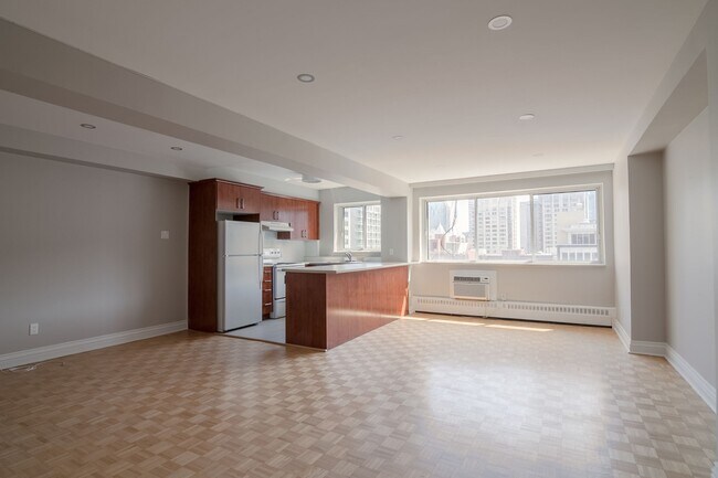 Building Photo - 3421 Rue Drummond