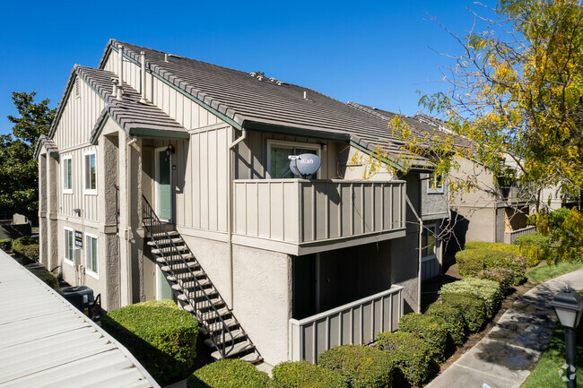 Foto del edificio - Lakeview Condominiums