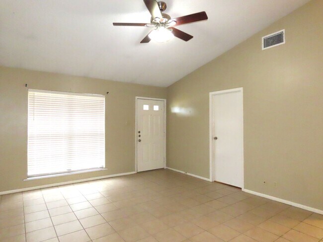 Foto del edificio - Near UT Tyler! 2 Bedroom, 2 Bath Duplex w/...