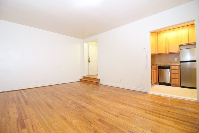 Primary Photo - Rittenhouse 1 BR, Updated kitchen + bath, ...