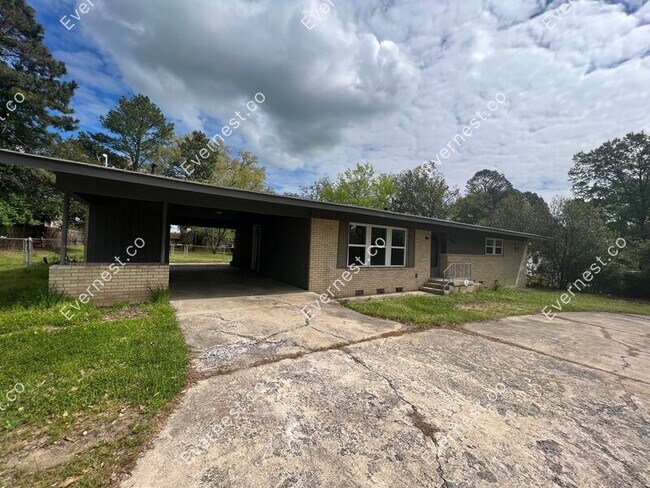 Building Photo - 4806 Gum Springs Rd
