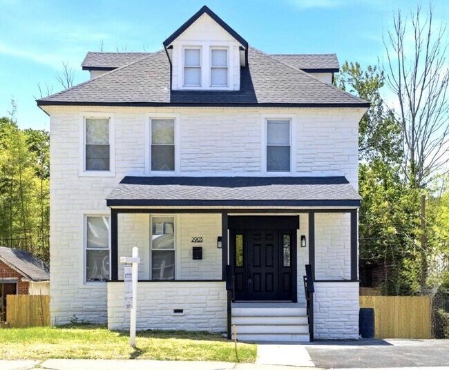 Foto del edificio - 2903 E Cold Spring Ln
