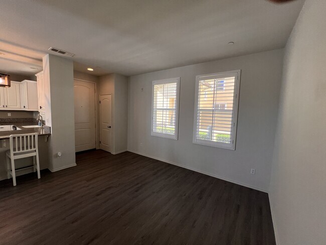 Foto del edificio - 8090 Cornwall Ct