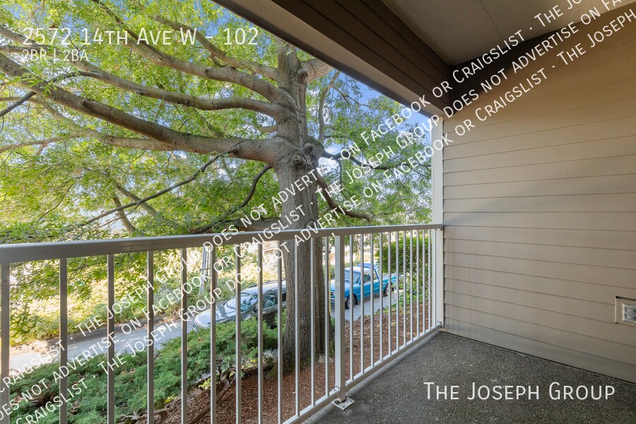 Foto principal - 2572 14th Ave W