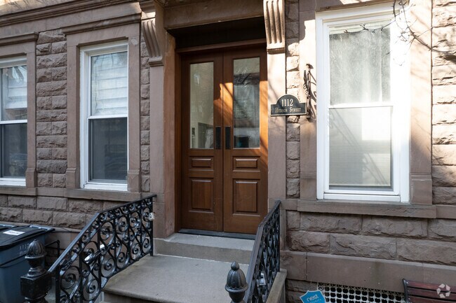 Entrance - 1112 Hudson St
