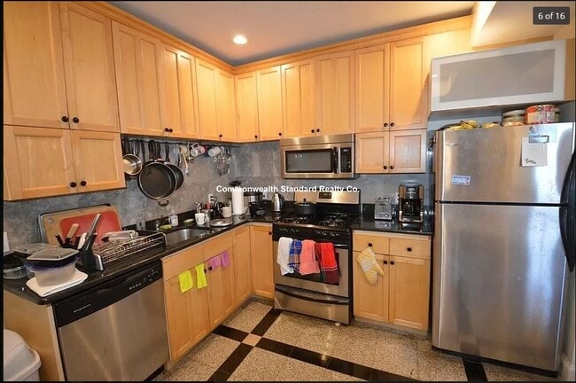 Building Photo - 69 Babcock St