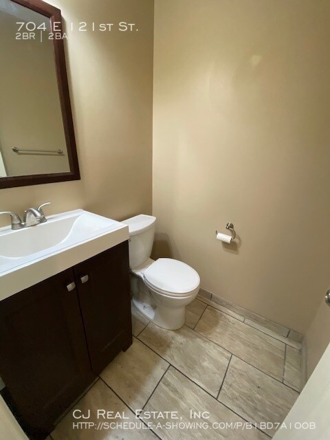 Foto del edificio - 704 E 121st St