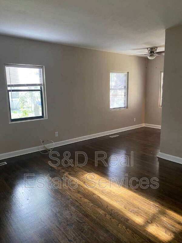 Building Photo - 407 Ave A SE