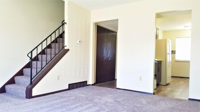 Building Photo - 7373 Ayers Rd