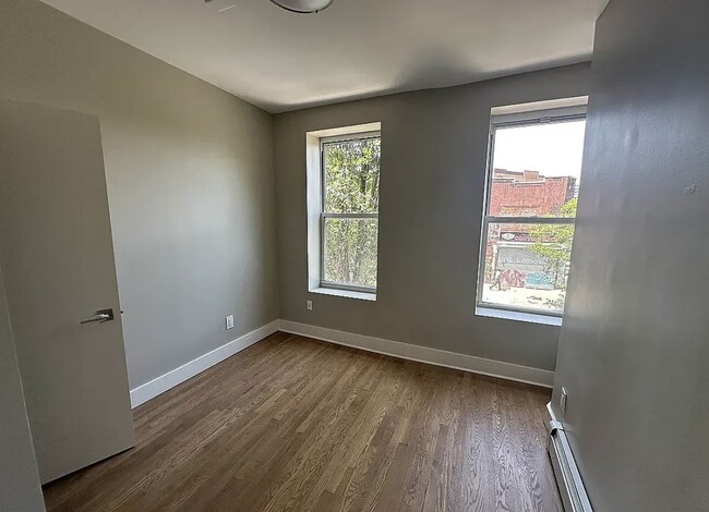 Building Photo - 818 Macdonough St