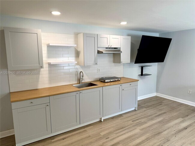 Foto del edificio - 227 SW 26th Rd