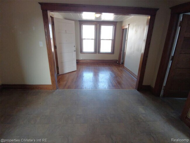 Foto del edificio - 1535 W Canfield St