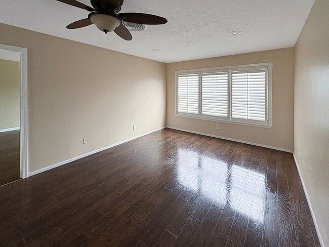 Foto del edificio - 200 W Rojo Dr