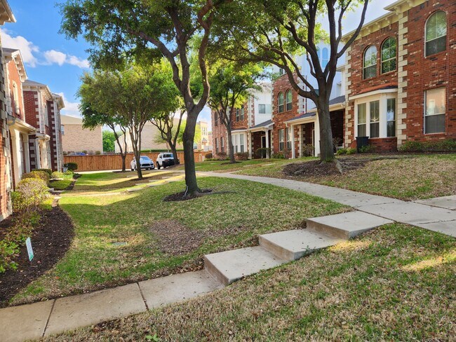 Foto del edificio - 270 Legends Dr