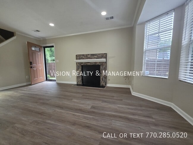 Building Photo - 5025 Brittany Dr