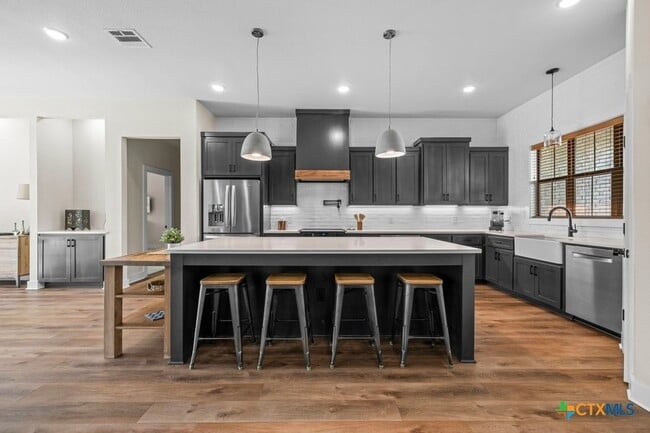 Building Photo - 10 Riverstone Pkwy