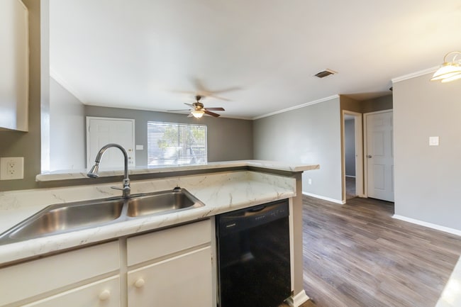 16700 Golf Club Dr, Crosby, TX 77532, USA_20251220 - 017.jpg - Spring Hill Village Apartments