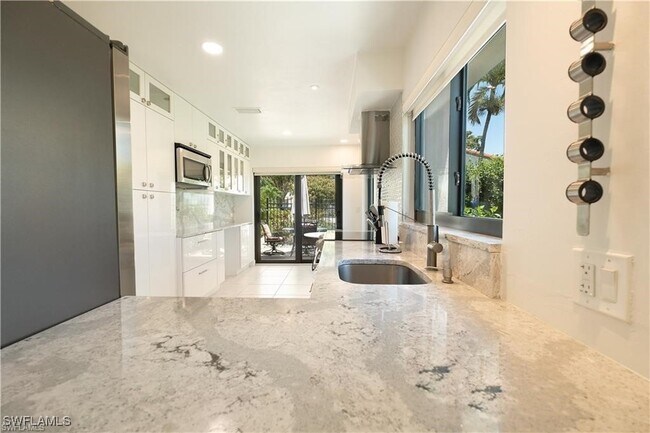 Foto del edificio - 845 Reef Point Cir