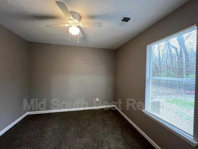 Building Photo - 3837 Black Forest Dr