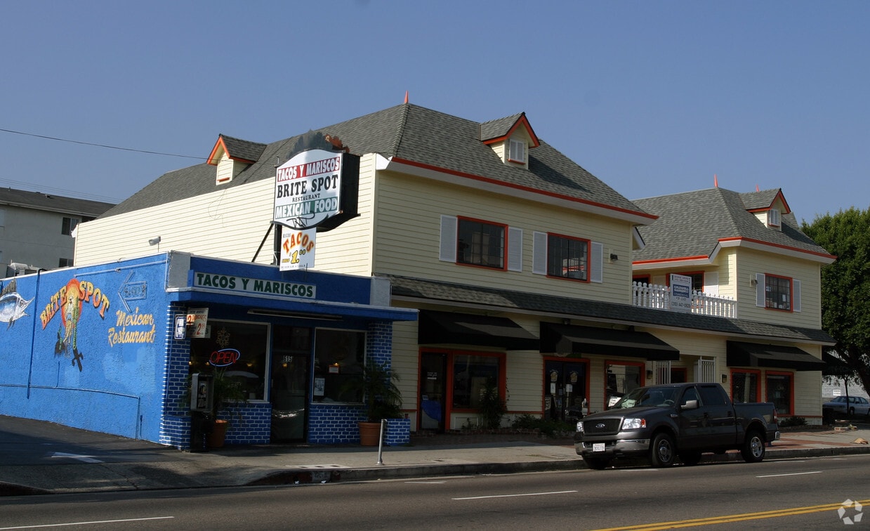 Building Photo - 605 S Pacific Ave