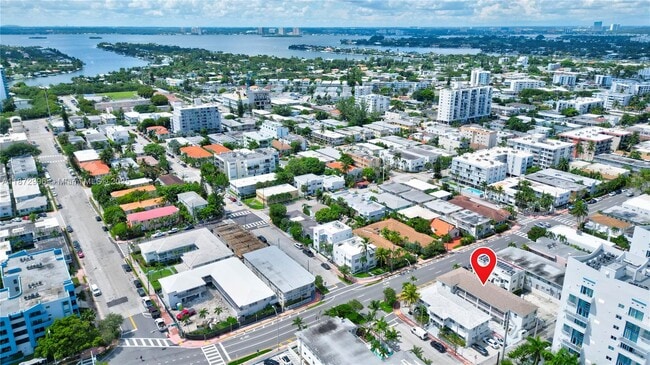 Foto del edificio - 7611 Harding Ave