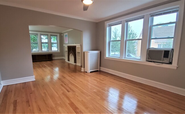 Foto del edificio - 6448 N Oak Park Ave