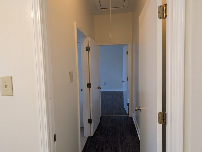 Building Photo - eks4821