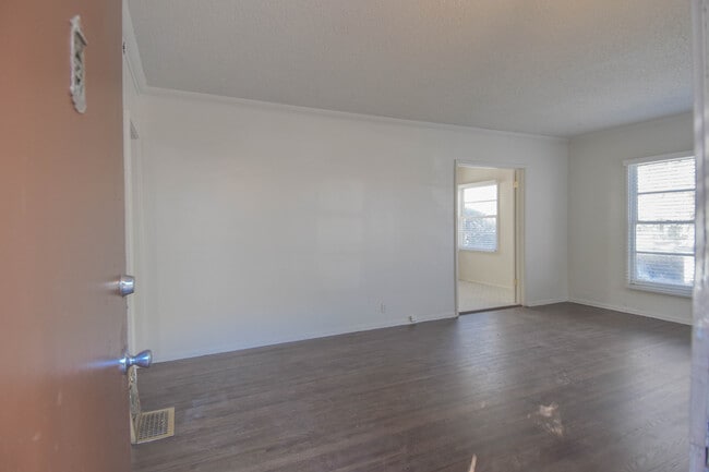 Building Photo - 4347 8th Ave