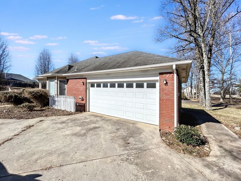 Primary Photo - 858 Naugher Rd