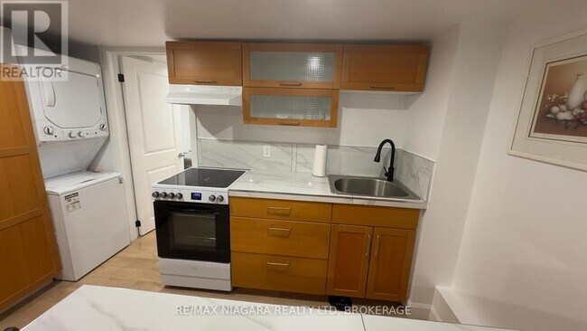 Photo du bâtiment - 4992 McRae St