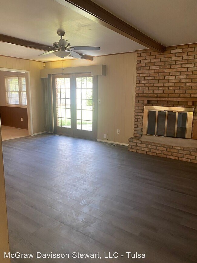 Building Photo - 4 br, 2.5 bath House - 5901 E 58th Pl