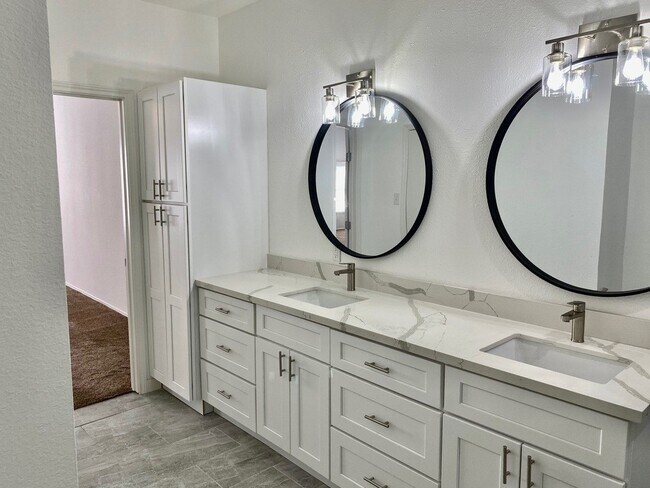 Foto del edificio - 632 Wilcrest Dr