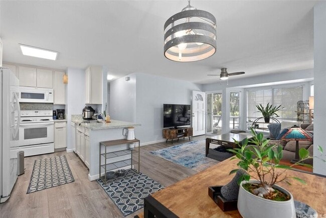 Building Photo - 516 Mananai Pl