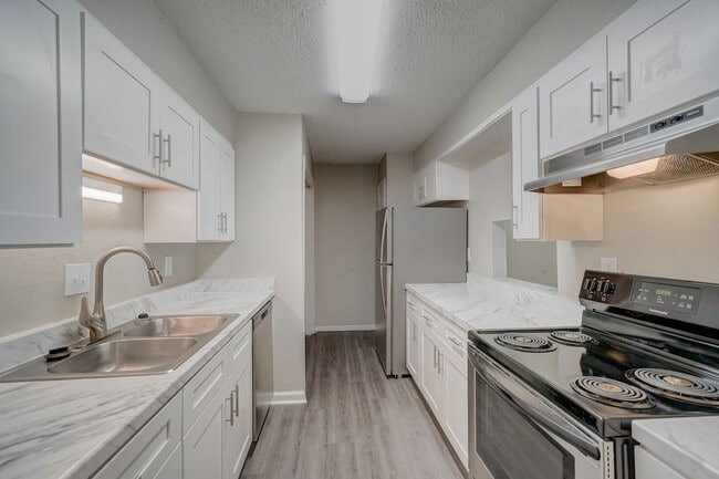 Building Photo - Hills at Hoover Apartments