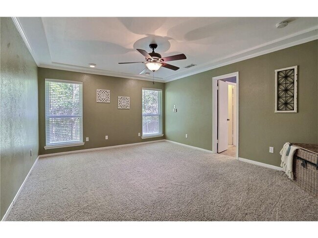 Building Photo - 502 Overland Dr