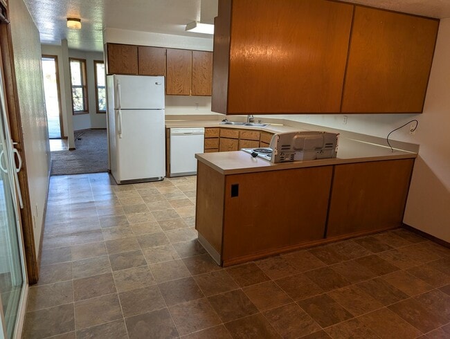 Foto del edificio - Great location off of Gary Lane and State ...